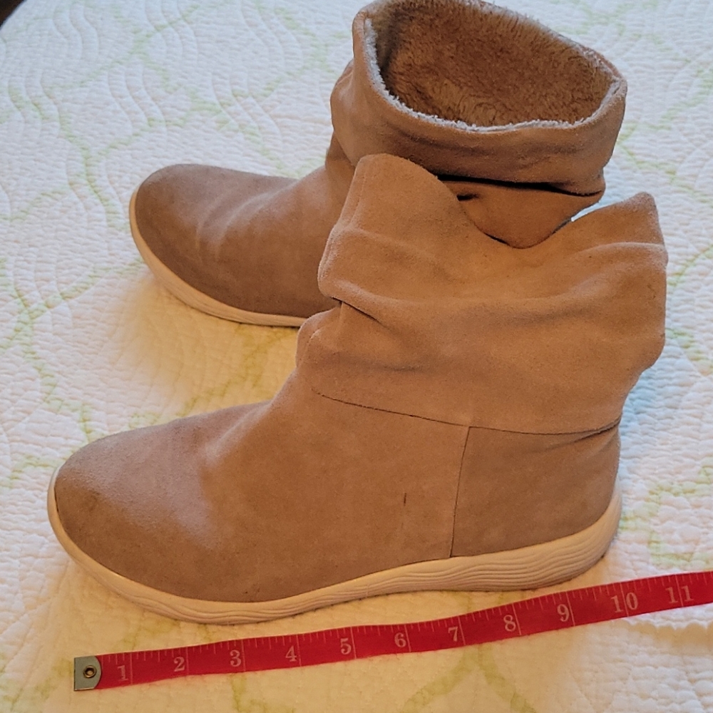 Women's boots